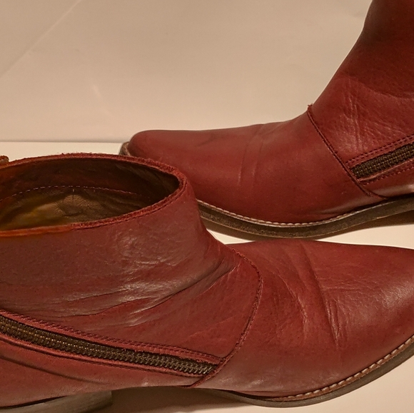 Gee "Wawa Bordeaux Leather Ankle Boot - Picture 4 of 7